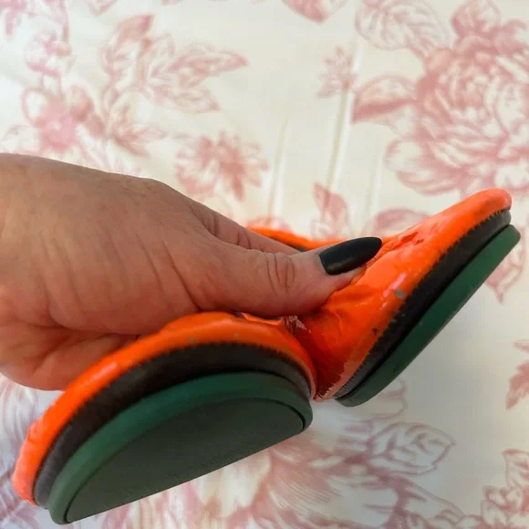 Fluorescent orange tieks - Picture 3 of 5